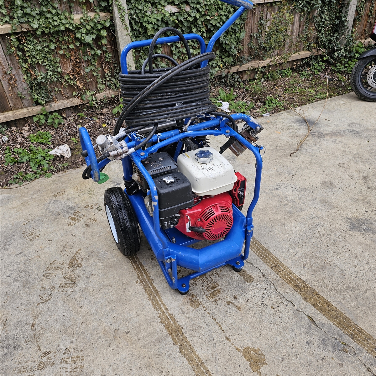 Used  Bunyan Striker Petrol HY3913