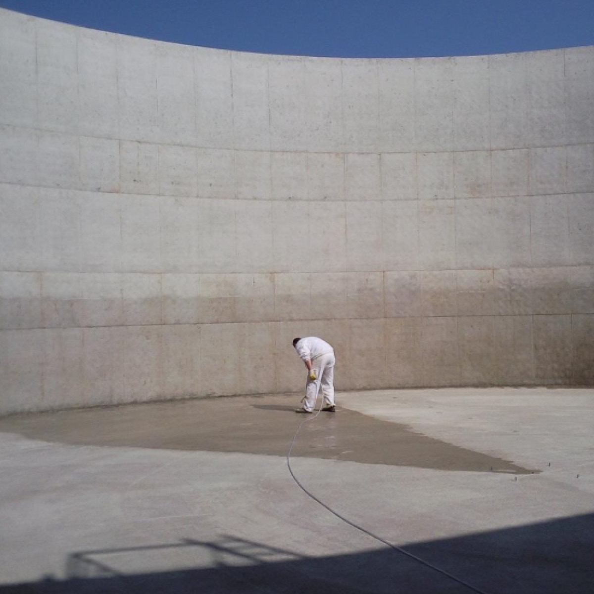 Evercrete Vetrofluid concrete waterproofing and protective shield. Available from Speedcrete, United Kingdom.